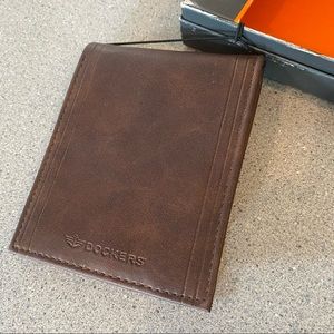 NWT Dockers brown wallet